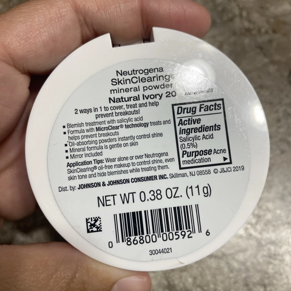 Neutrogena SkinClearing Mineral Powder #20 Natural Ivory - Image 4 of 4