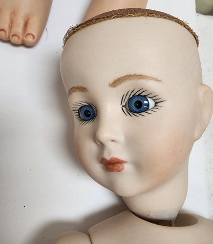 Vintage Lot of Bisque Doll Parts Doll Heads Eye Balls Arms Legs Hands Full Dolls - Picture 3 of 24