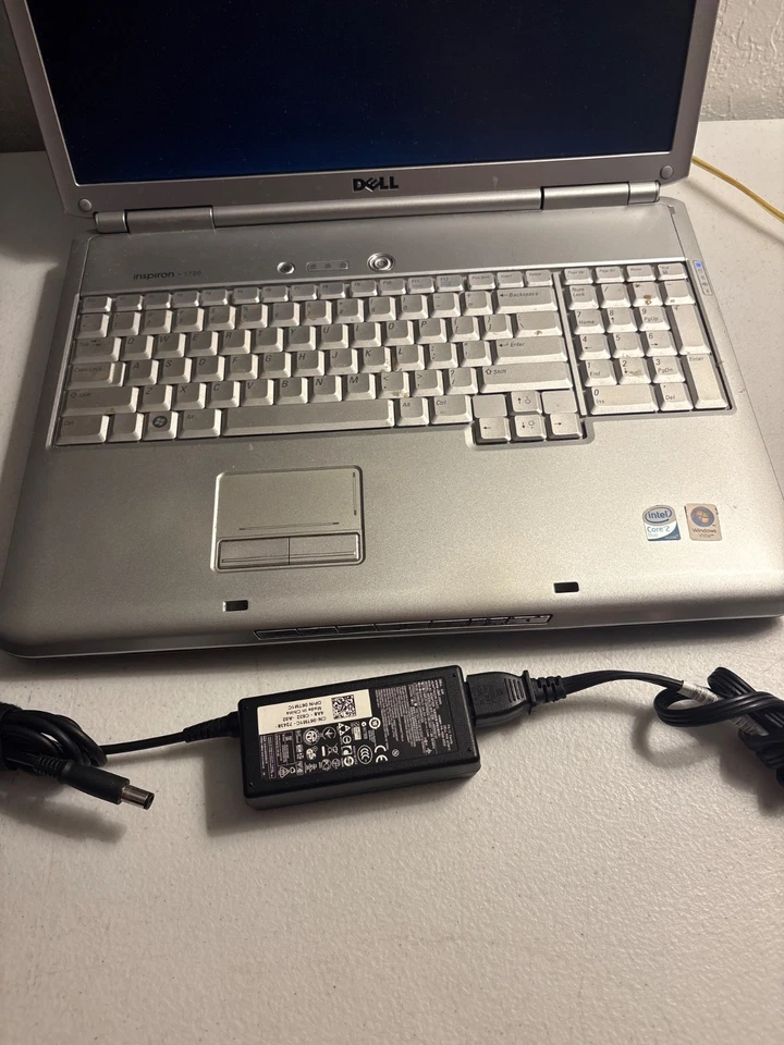 DELL PP22X LAPTOP INTEL CORE 2 750MHZ 1GB 17" SCREEN W/ AC ADAPTER PARTS AS IS - Image 3 of 4