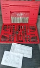 Matco Tools USA 117 件公制 SAE 丝锥和模具螺纹套件带萃取器