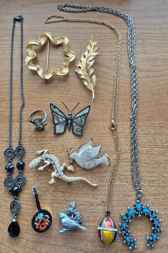 Lot of 33 Vintage Costume Jewelry pieces a few signed