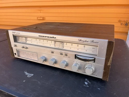 Vintage Marantz Model No. SR 2000 Stereophonic Receiver (powers on) PARTS