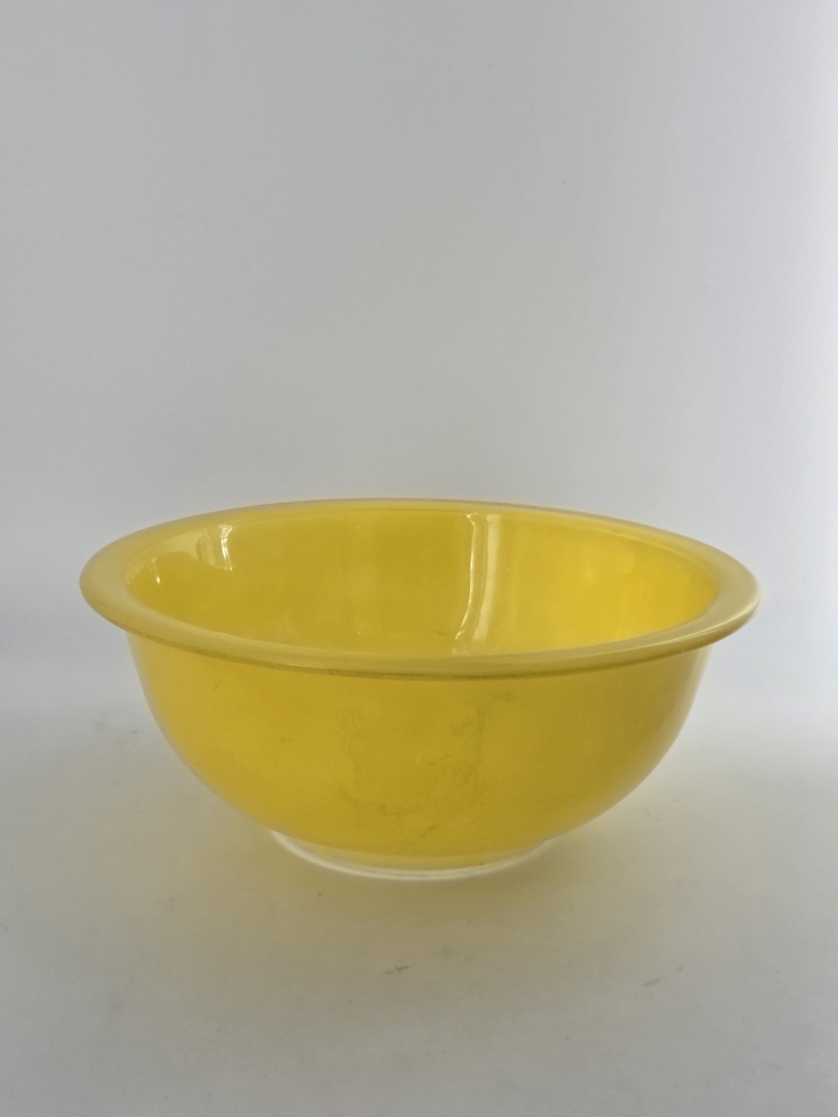 vintage Pyrex 323 Yellow Nesting Mixing Bowl, 1.5 L