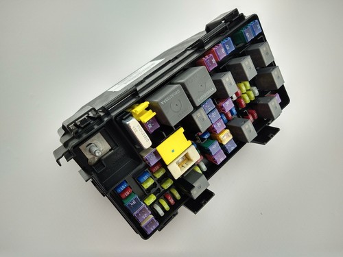15 - 17 Grand Caravan Town & Country Distribution Relay Fuse Box 68239606AA OEM - Picture 7 of 10