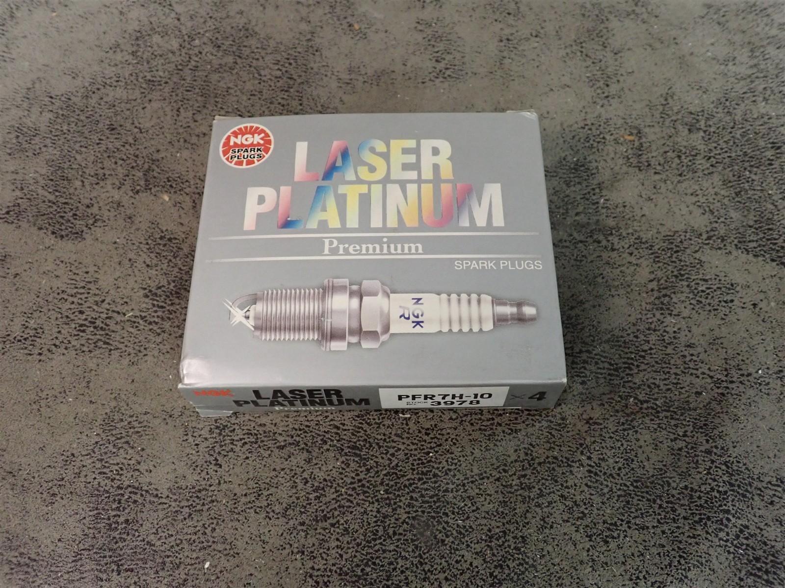 Set of 4 NEW NGK PFR7H-10 3978 Laser Platinum Spark Plugs BN200