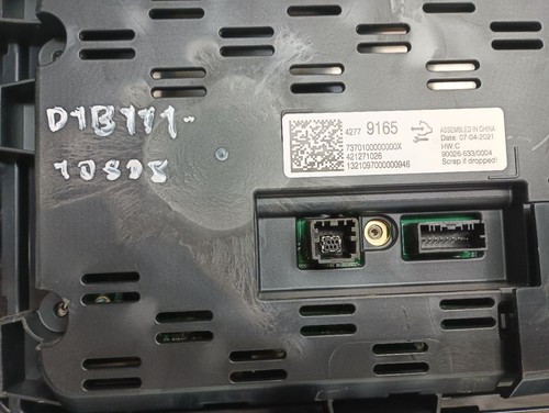 GM 42779165 Display Screen w/ Panel from 2022 Chevrolet Volt 12024633 - Picture 3 of 12