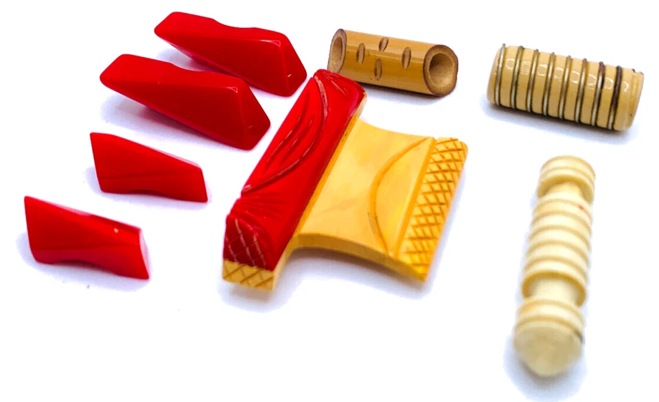 Lot Vtg 4 BIG Bakelite Buttons Red Hexagon Long, Red Buckle, Bamboo Wood Buttons - Image 4 of 4