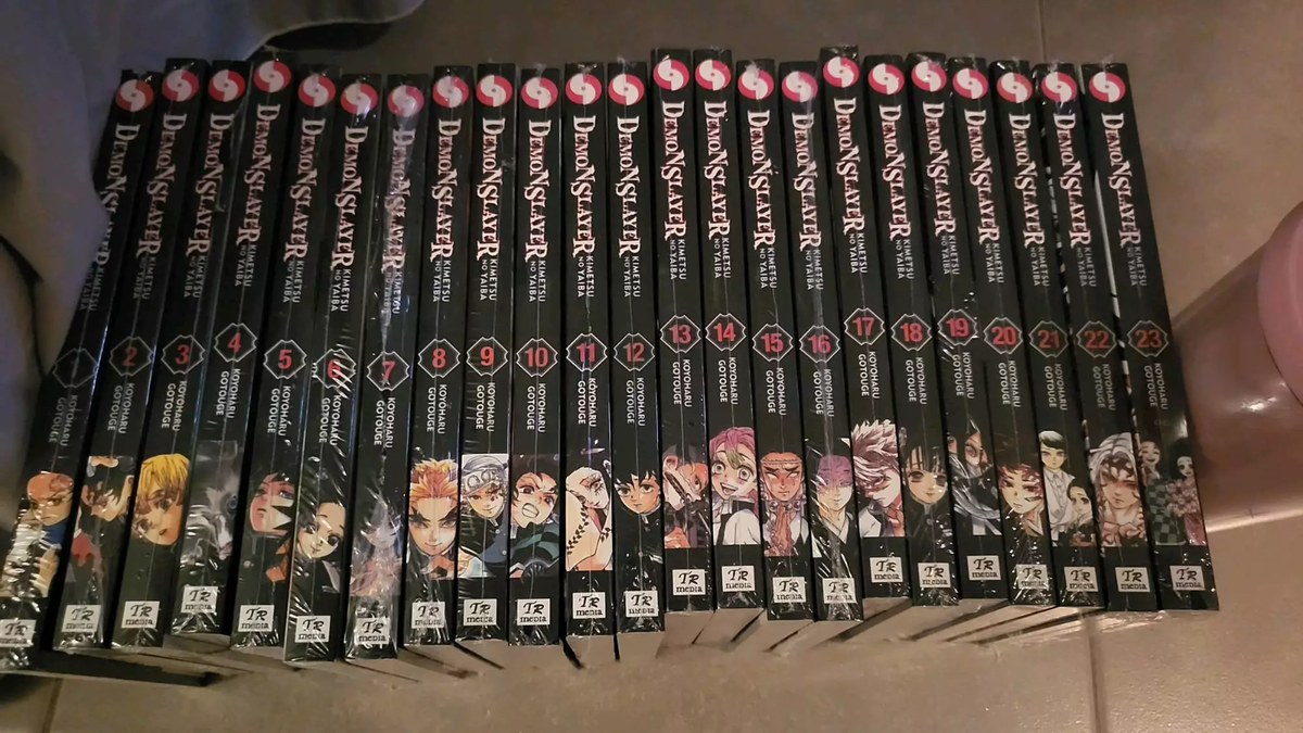 Demon Slayer: Kimetsu no Yaiba Manga English Version Volumes 1-23