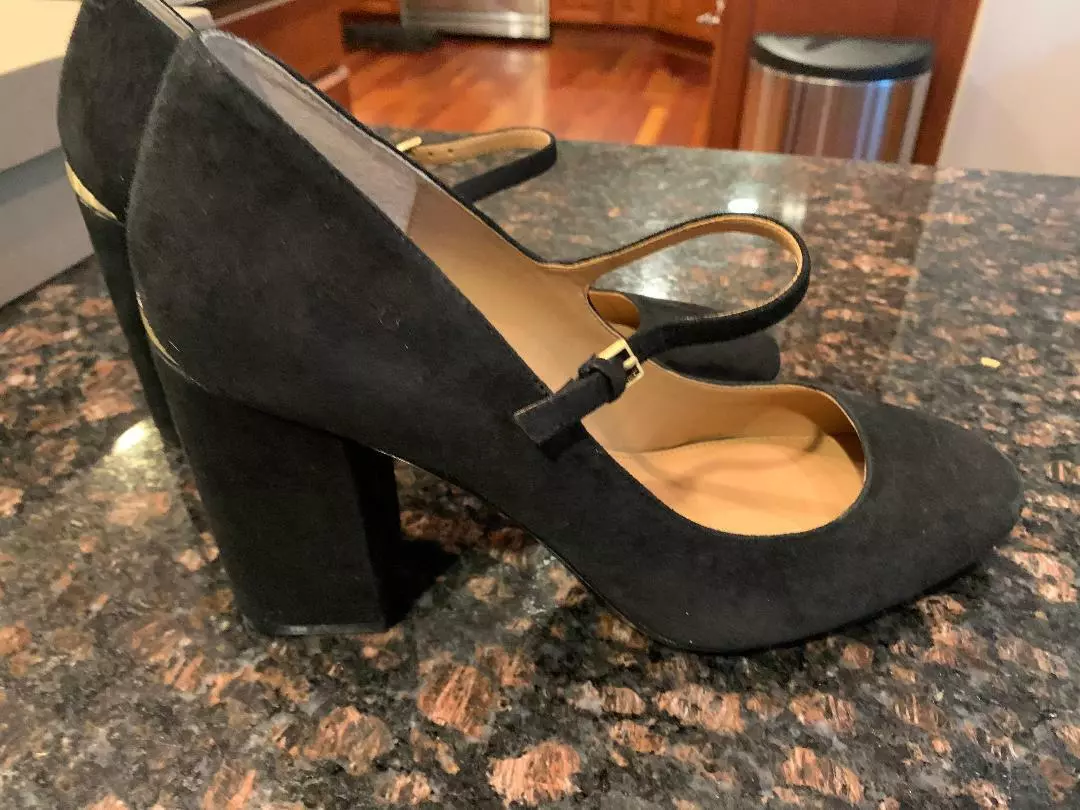 NEW Calvin Klein Womens Black Suede Studded Pumps Heels Cassian 10