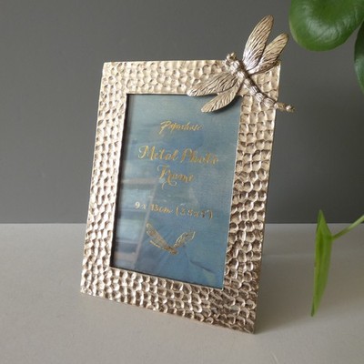 Paperchase Bilderrahmen Gold Metall Libelle gehämmert gehobelt freistehend