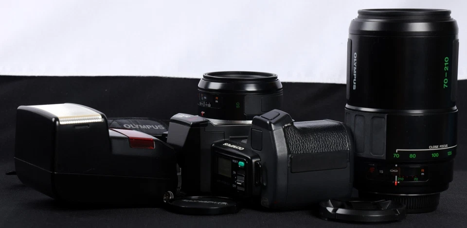 Olympus OM707 AF SLR c/w Battery Grip, AF 50/1.8, 70-210mm Lens & F280 Flash Kit - Image 2 of 4