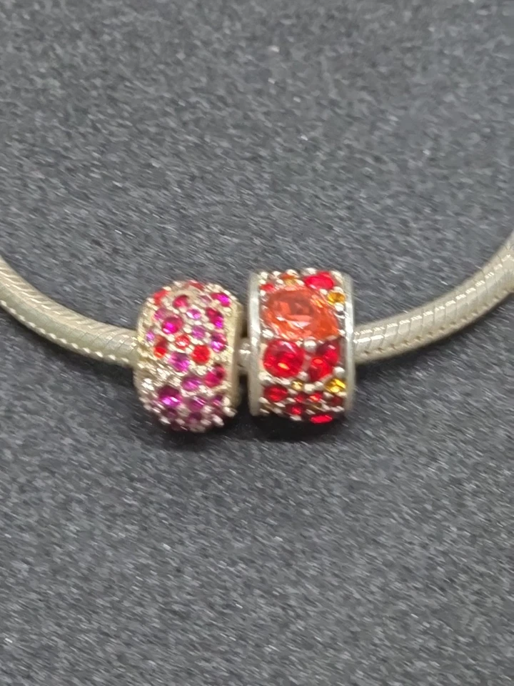 Brazalete de cuentas Chamilia de plata de ley con dije - 2 dijes 925 rojo y púrpura 7,5" Foto 4 de 4