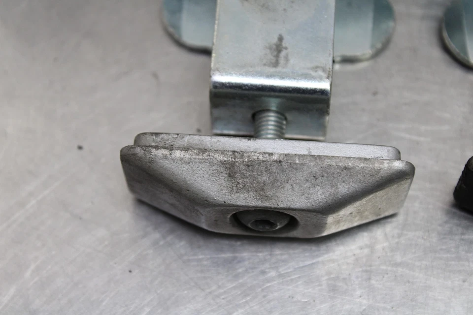 96-03 SUZUKI BANDIT 600 SWINGARM CHAIN TENSIONER ADJUSTMENT BRACKETS - Image 2 of 4