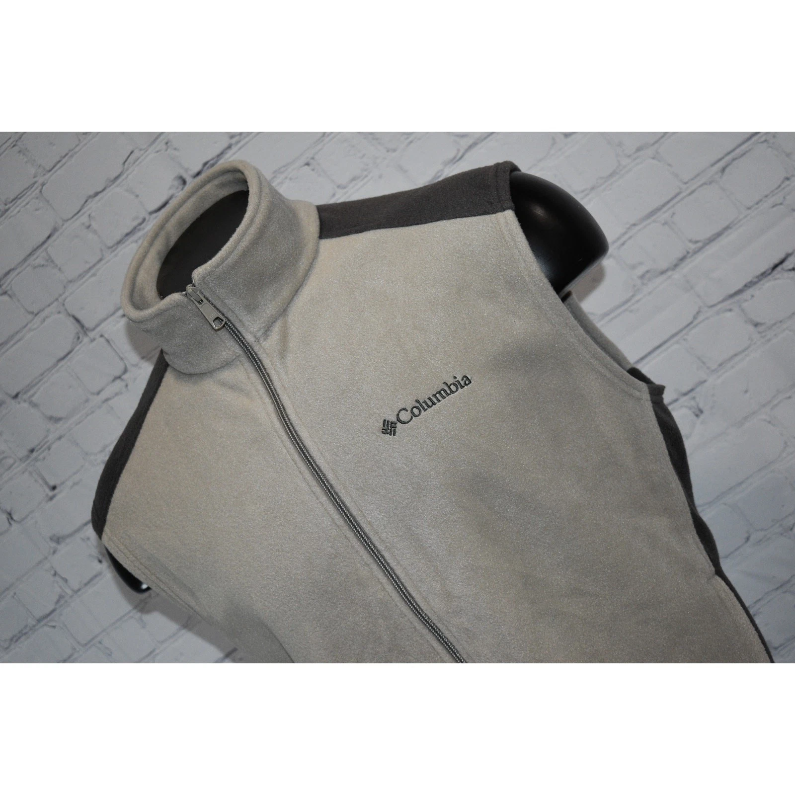 Columbia Fleece Jacket Vest Mens Size Large Camping Hiking Polyester Tan Gray