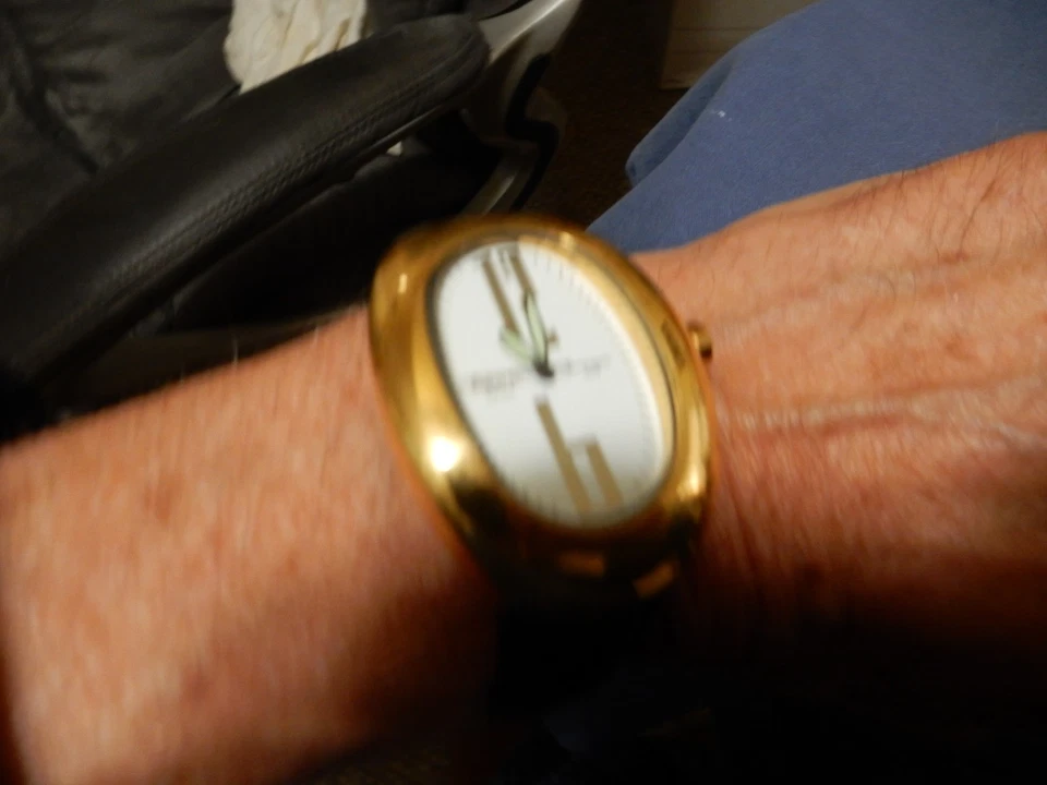 H 784 unisex ACTIVA quartz watch - Image 4 of 4