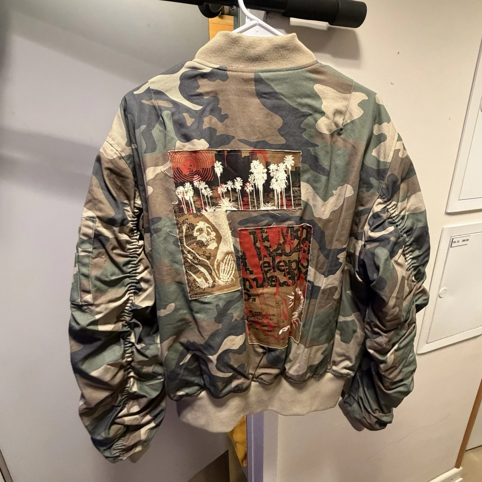 NOVAMEN Oversized Padded Distressed Patched Bomber Jacket Camouflage Size L NWT - product detail image 5