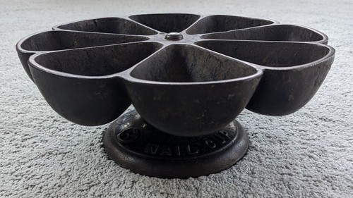 Vintage Antique Cast Iron Cobbler's Rotating Nail Cup