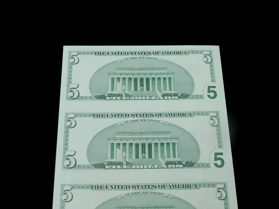 2003 $5 Federal Reserve Uncut Sheet of 4x UNC **STAR** Notes - Image 4 of 4