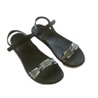 Foto 1 di 9
