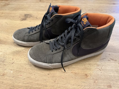 #ad Nike sb Blazer mid 11.5 Suede Charcoal and Purple Colorway excellent condition $30.00