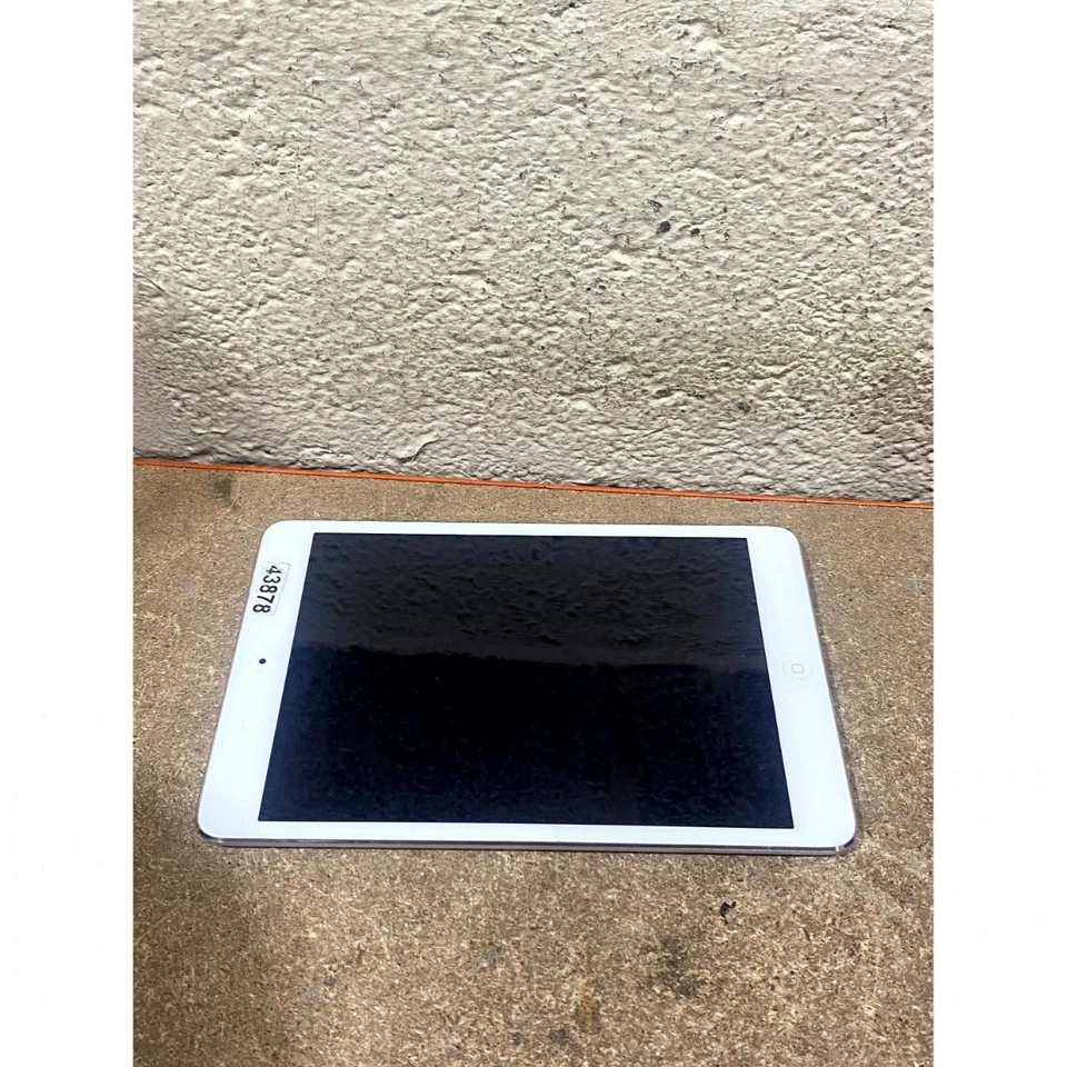 Apple iPad Mini 2 A1489 Tablet 7.9" IPS Display 5MP Wi-Fi Bluetooth (1GB+16GB) - Image 3 of 4