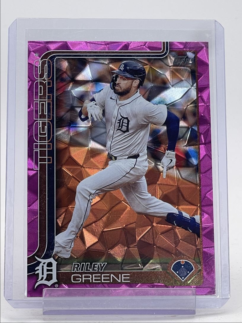 RILEY GREENE 2025 TOPPS SERIES ONE PINK DIAMANTE FOIL TIGERS Q4453