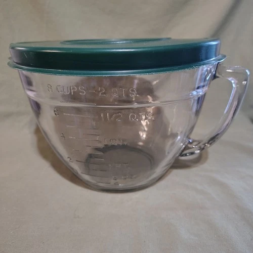 Anchor Hocking 2 Qt. Batter Bowl with Lid. Made in U.S.A. Microwave/Freezer Safe