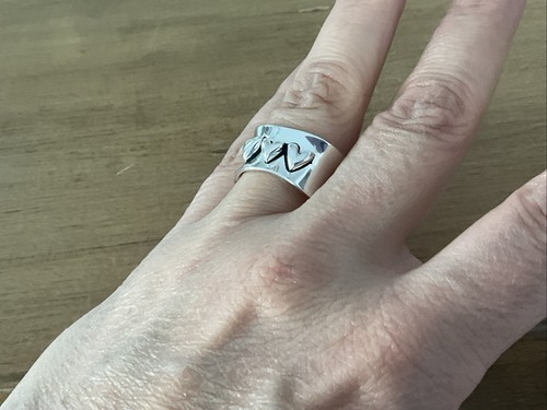 LA 925 Sterling Silver Puffy Heart Love Engraved Cigar Band Style Ring Sz 7 - Picture 5 of 6