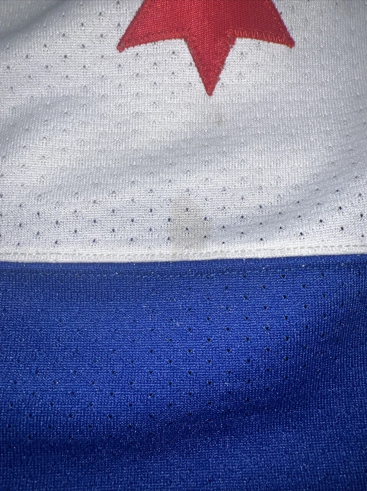 Camiseta deportiva de los Chicago Hockey Club Jets etiqueta hecha en EE. UU. roja blanca azul #71 MADERA Foto 3 de 4