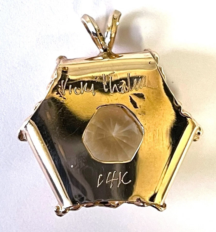 Colgante de oro amarillo de 14 k estilo pergamino renacimiento etrusco berilo dorado hecho a medida Foto 4 de 4