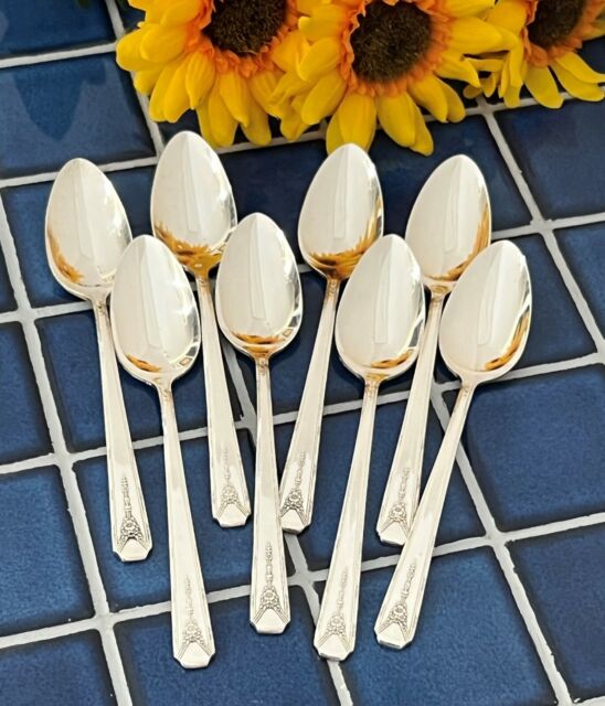 Set of 8 Oneida Community Silverplate MILADY Teaspoons 1940 Set of 8 Oneida Community Silverplate MILADY Teaspoons 1940