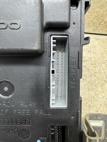 2007 2008 Infiniti G35 G37 Body Control Module BCM BCU Unit 284B1 JK62A OEM - Picture 5 of 9