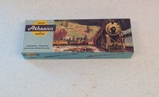 Athearn Trains in Miniature Ho Ready-to-run 20 Ft Cont. Outside Braced