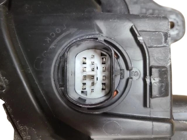 Faro derecho Hyundai Azera Grandeur (GN7) 2024 Foto 3 de 4