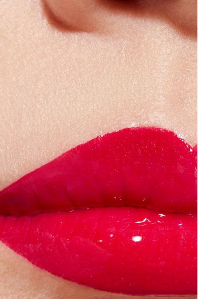 Lápiz labial líquido Chanel 54 rojo fresa - Ultra Tenue Duo auténtico de larga duración Foto 3 de 3