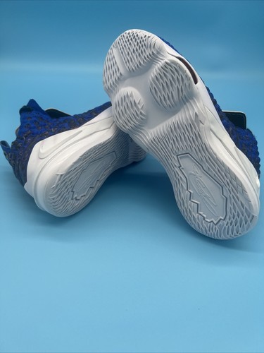 Nike Uninterrupted x LeBron - More Than An Athlete Shoe CU4113-400 (Größe US 4Y)  - Bild 5 von 5