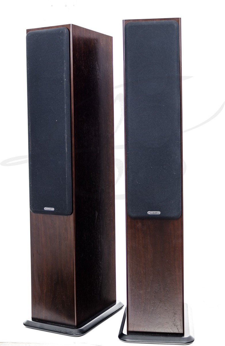 Mint Condition Monitor Audio Silver 8 Speakers in dark