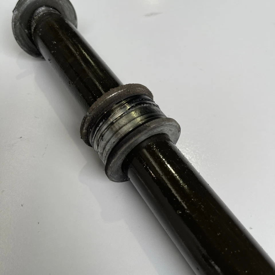 Yamaha FZ6N FZ6 2005 eje trasero perno con espaciadores Foto 3 de 4