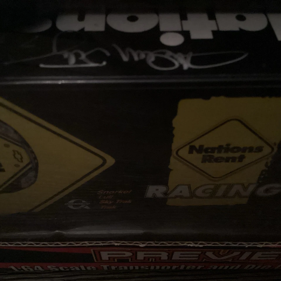 NASCAR Michael Waltrip #7 Nations 租赁 1: 24 比例风火轮船员选择 — 第 4/4 张图片