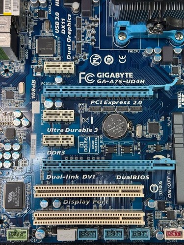Gigabyte GA-A75-UD4H Socket FM1 AMD A75 Chipset AMD A-Series Processors - Picture 2 of 6