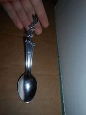1 RARE NESTLE QUIK NESQUIK CHOCOLATE BUNNY RABBIT HANDLE 6.5" SPOON STAINLESS