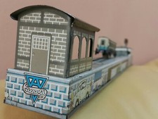 VINTAGE ARNOLD TRAIN STATION TIN TOY WIND UP LOCO CAR MANEUVER SET STATION PARTS