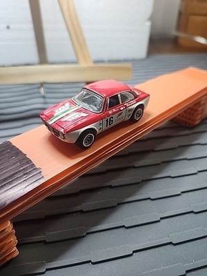 Hot Wheels Alfa Romeo Giulia Sprint Gta Djf51 -TOY- Rubber Wheels Very Nice 
