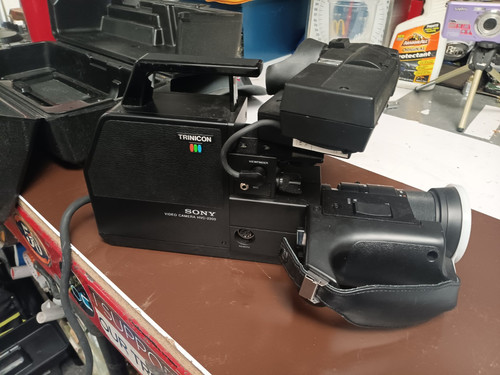 Vintage 1980's Sony Trinicon HVC-2400 Professional Camcorder Video Camera w/Case - Bild 1 von 6