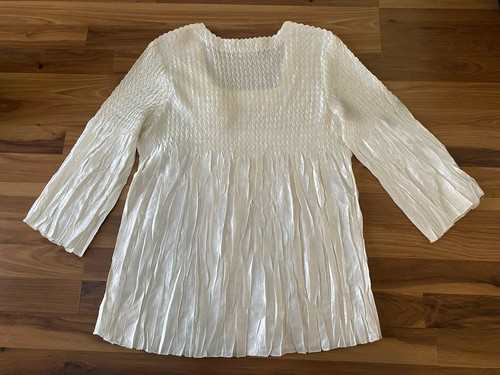 Toffee Apple Ivory Top Size XXL Shiny Crinkle Stretch Long Sleeve Rosette Flower - Picture 6 of 6