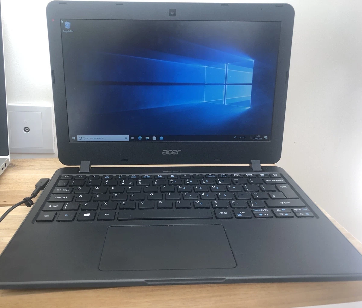 FREE DELIVERY Acer TravelMate B117 11.6