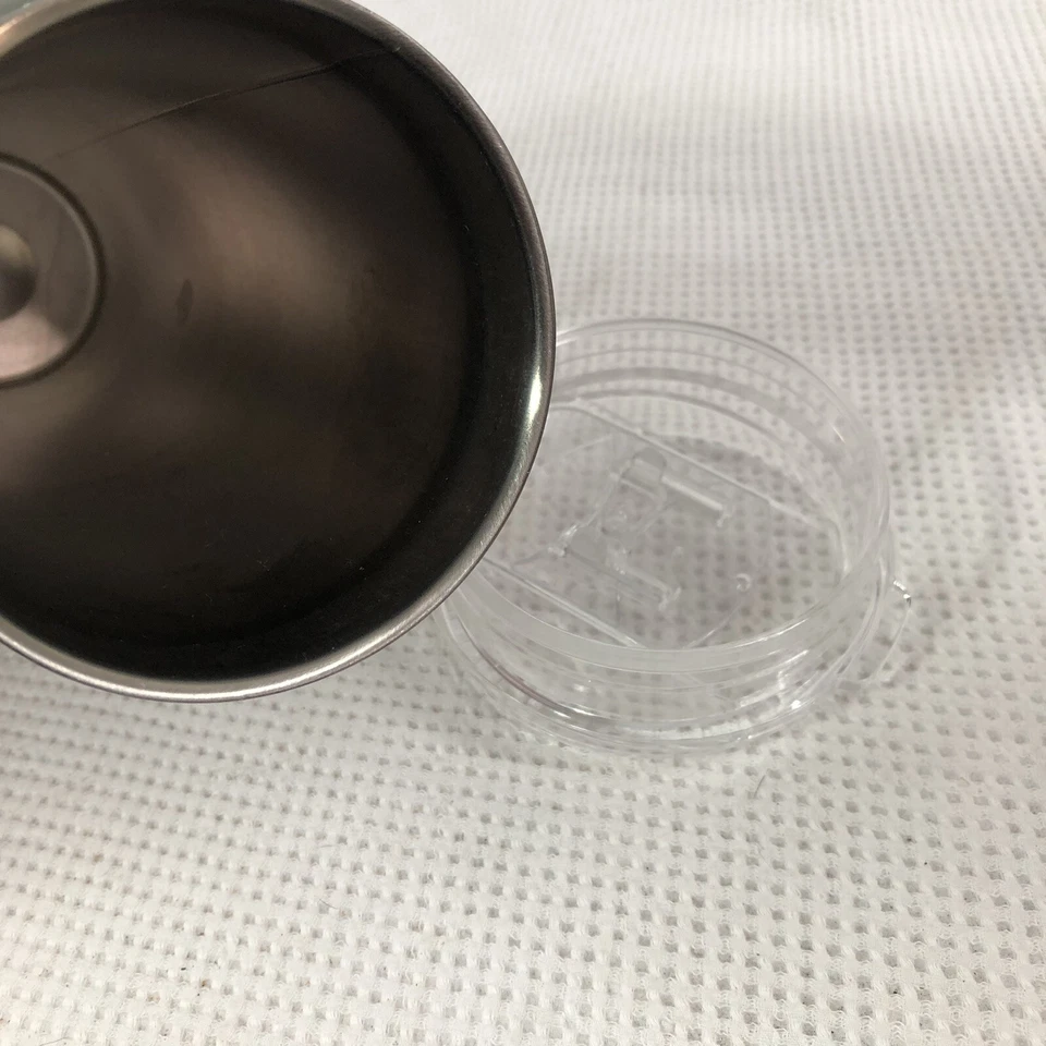 Vaso aislado de acero inoxidable 30 OZ. Cuadros rojos All Mama Wants Is A Silent Night Foto 3 de 4