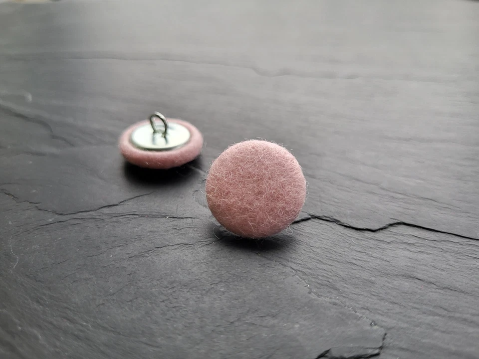 Pale Pink 100% Wool Felt Covered Buttons 14, 19, 23, 25 or 31mm in 85 colours - Image 3 of 4