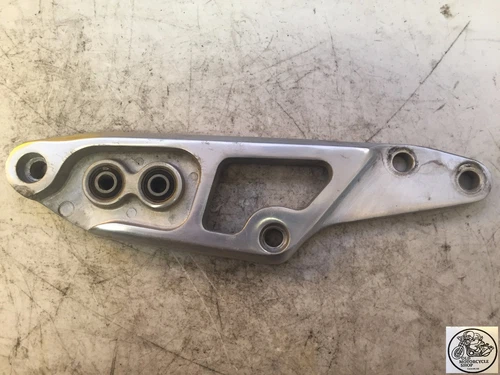 BRACKET, MUFFLER LH