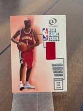 2000-01 Fleer Legacy NBA Game Issue Atlanta Hawks DerMarr Johnson Patch Card